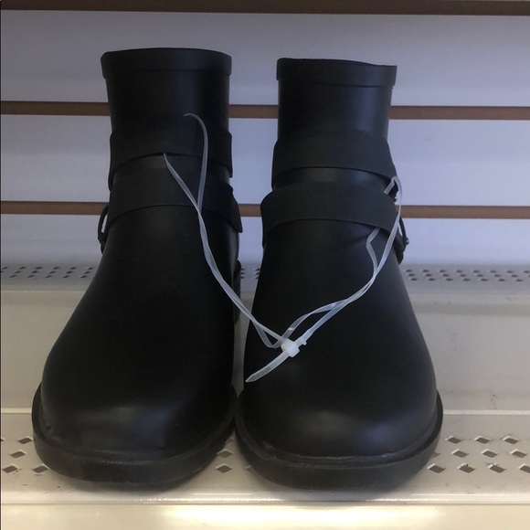 NWT chooka rain boots - Picture 3 of 7